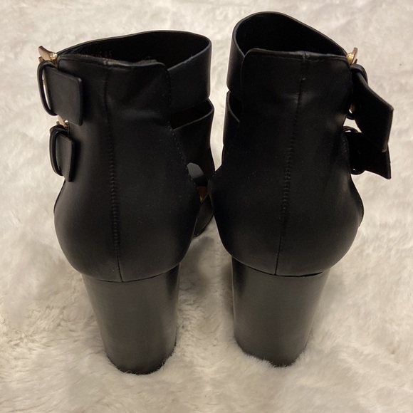 EUC * Leila Stone * Santorini Open Toe Block Heel Ankle Booties * Size 9.5 - Picture 3 of 4